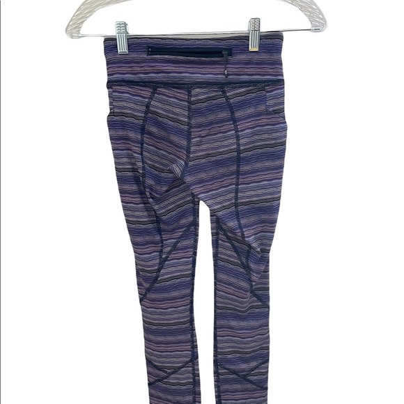 Lululemon Inspire Crop II Space Dye Twist Iris Flower Pink Shell Purple Size 2 - Picture 4 of 7